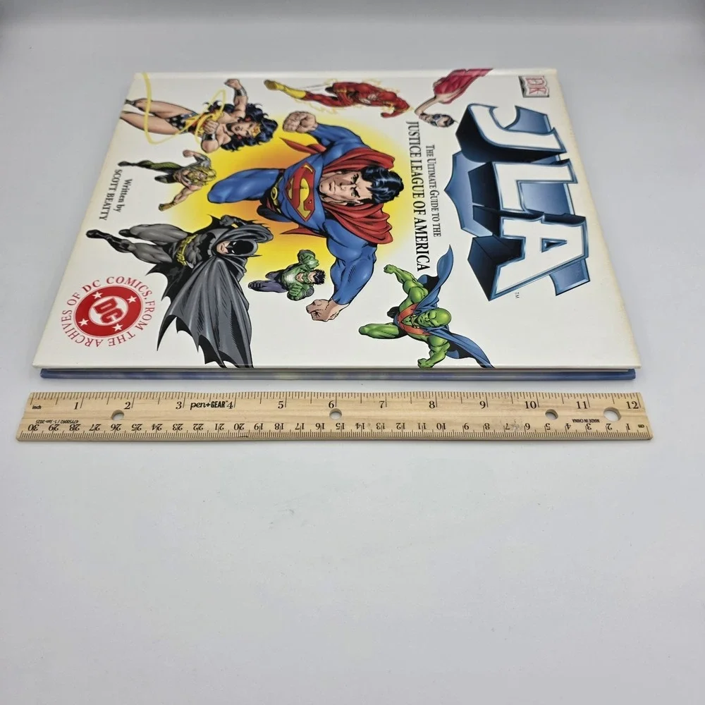 JLA:The Ultimate Guide to the Justice League of America Scott Beatty DK Pub 2002